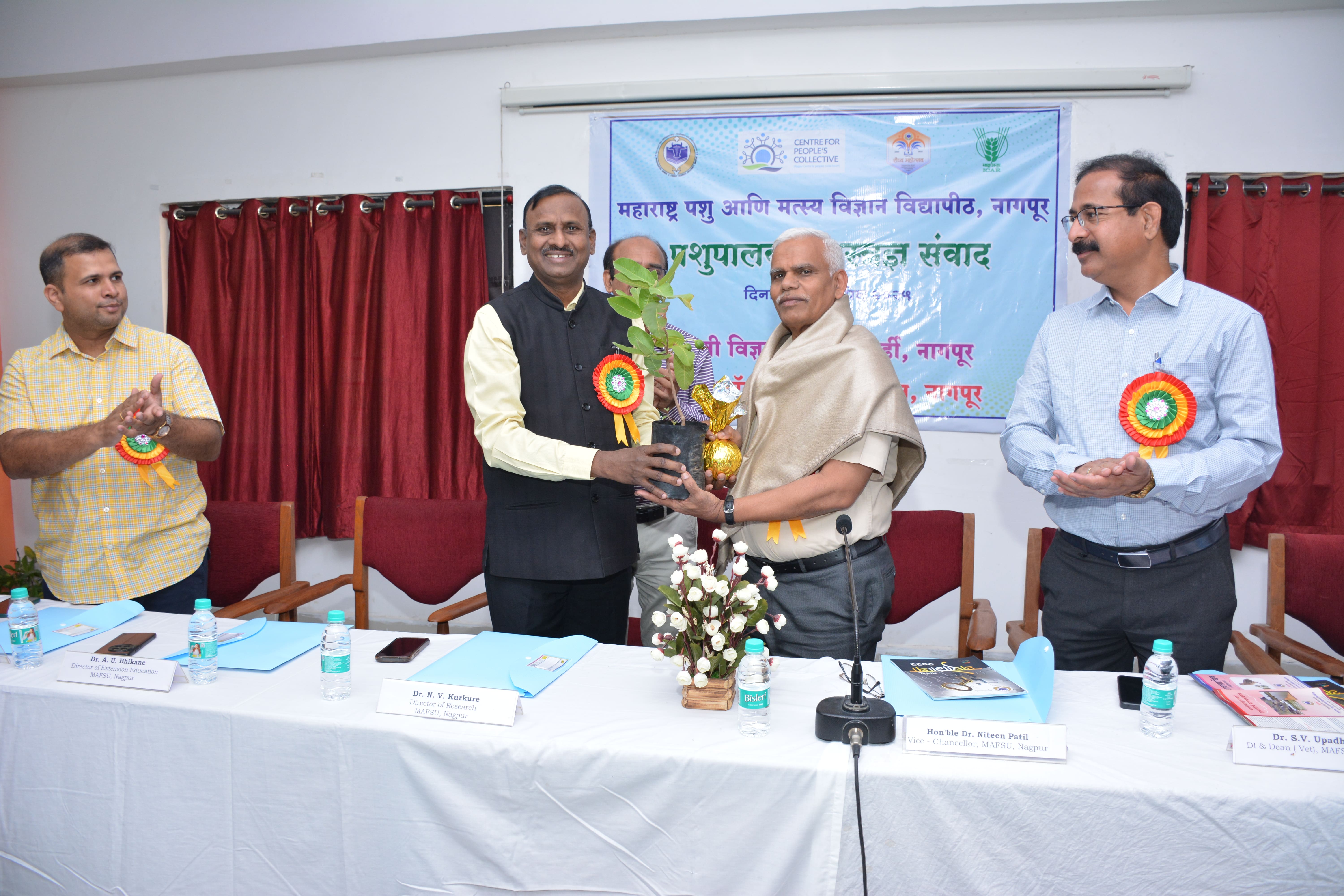 Farmers-Scientist Meet by KVK Nagpur (7).JPG